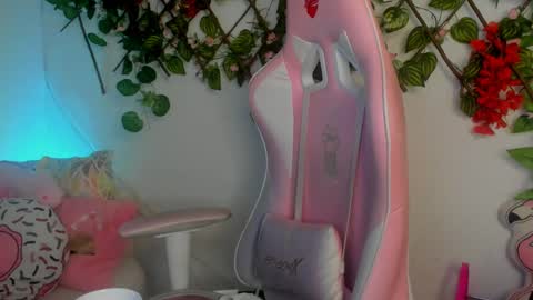 Sarah Ramirez online show from 12/24/24, 08:11