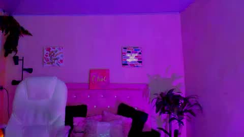 Sarah Ramirez online show from 03/07/25, 09:27