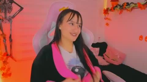 Sarah Ramirez online show from 10/16/25, 09:21