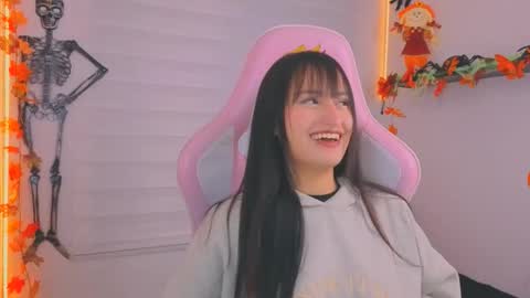 Sarah Ramirez online show from 10/25/25, 04:09