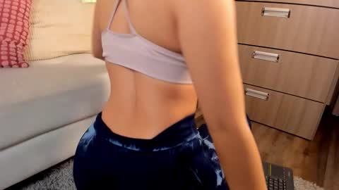 Sarah  online show from 12/16/25, 02:38