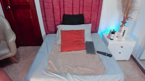 SaraBloom online show from 09/10/25, 06:41