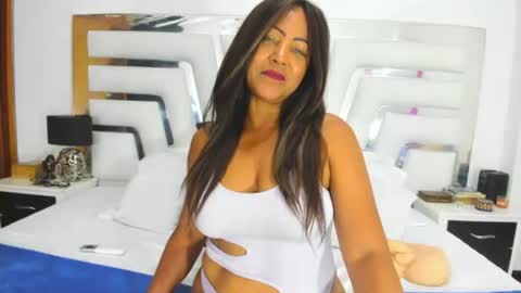 Sara online show from 10/09/25, 04:16