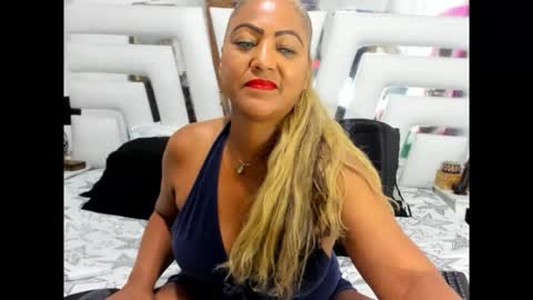 Snapshot of saraajhons chatting on 11/25/25, 08:53 Sara online show from 11/25/25, 08:53