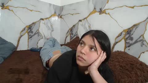 Snapshot of saraandthomas chatting on 12/13/25, 07:53 sara and thomas online show from 12/13/25, 07:53