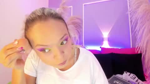 SaraAvila  online show from 10/17/25, 08:22