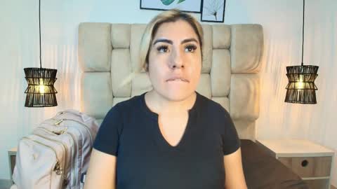 sarablonde_t online show from 05/27/26, 01:57