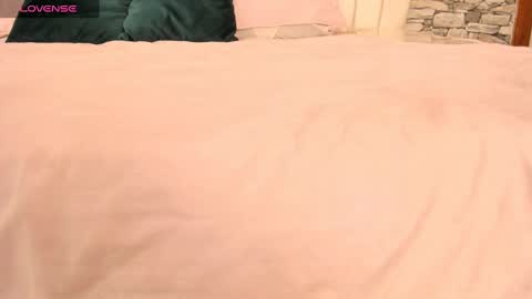 Sara Castillo online show from 03/10/25, 03:41