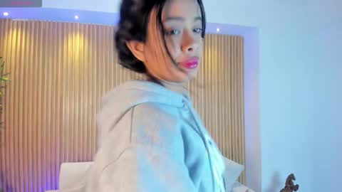 Sara  Everyday From 1430 to 2130 Col Time online show from 09/30/25, 11:04