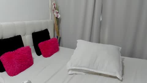Sara online show from 06/24/26, 04:00