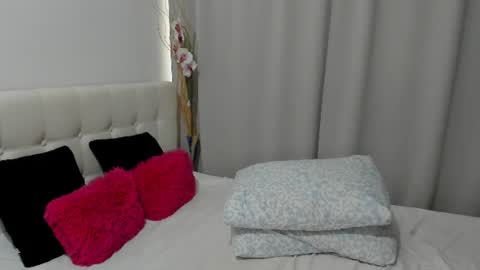 Sara online show from 07/04/26, 04:07