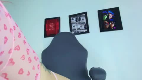 Sara online show from 06/19/26, 05:12