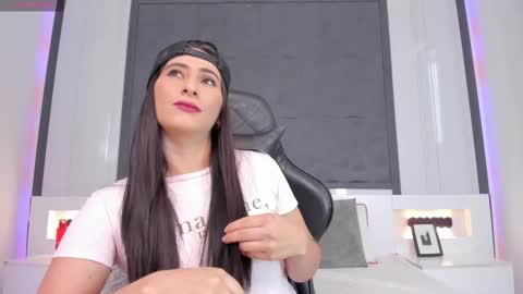  Sara Gomez  online show from 02/19/25, 06:32