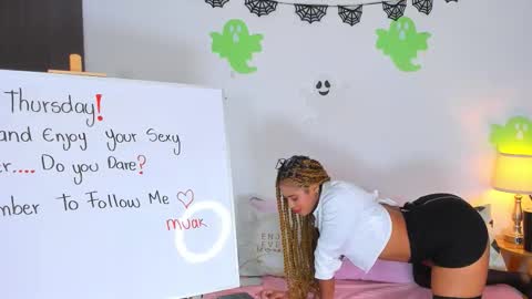 Snapshot of sarah__cinnamon chatting on 10/30/25, 07:58 sarah cinnamon online show from 10/30/25, 07:58