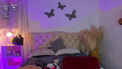 Sarah Valkiria  IG  Sar lanister online show from 12/04/25, 11:35