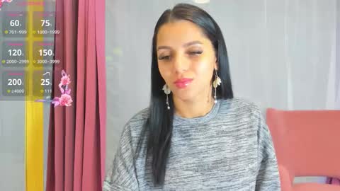 Snapshot of sarah_blake_ chatting on 11/14/25, 08:57 Sara online show from 11/14/25, 08:57