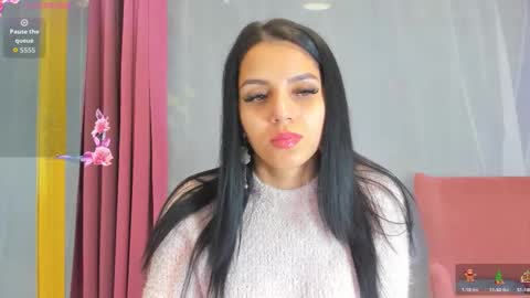 Snapshot of sarah_blake_ chatting on 11/27/25, 09:44 Sara online show from 11/27/25, 09:44