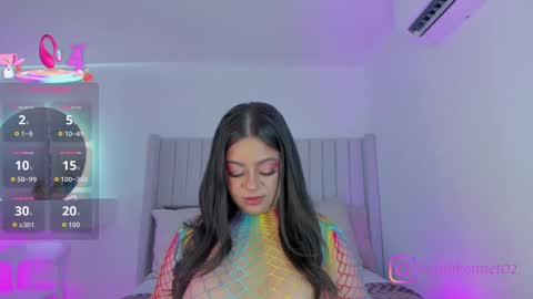 Sarah Bonneth online show from 10/27/25, 11:36