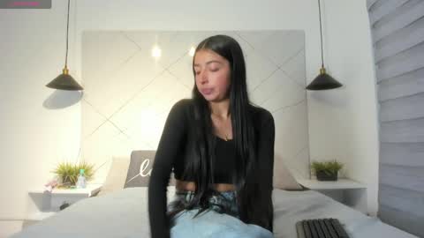 Snapshot of sarah_collens_ chatting on 06/09/26, 10:49 sarah_collens_ online show from 06/09/26, 10:49
