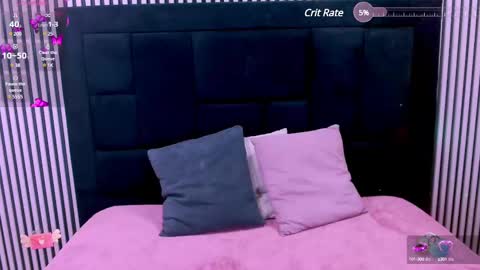 Snapshot of sarah_cream chatting on 03/05/25, 01:52 Sarah online show from 03/05/25, 01:52