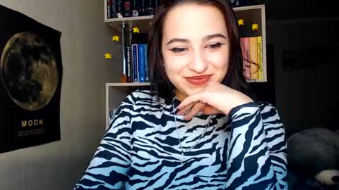 Yours Sarah online show from 12/10/24, 06:17