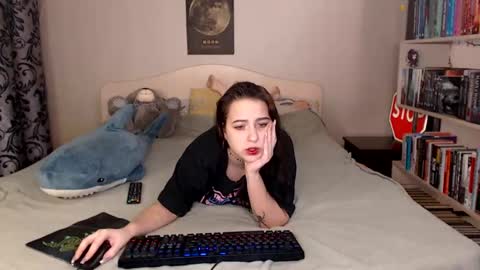 Yours Sarah online show from 12/29/24, 07:53