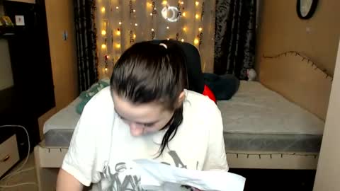 Yours Sarah online show from 02/23/25, 11:14