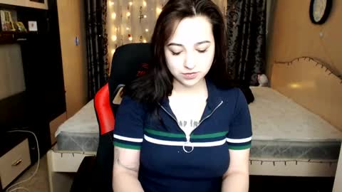 Yours Sarah online show from 02/25/25, 02:25