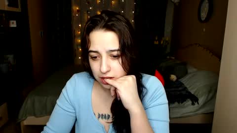 Yours Sarah online show from 03/09/25, 08:42