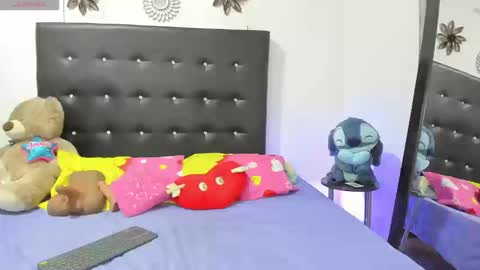 sarah_lowee online show from 03/19/26, 12:58