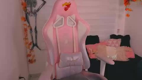 Sarah Ramirez online show from 10/15/25, 03:06