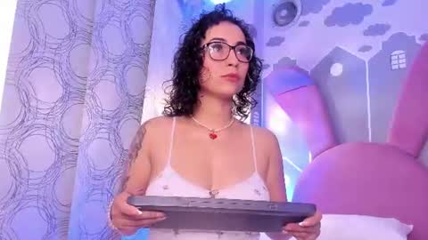 Sarah online show from 07/21/26, 12:18