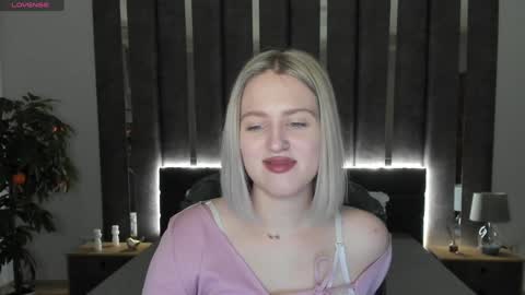 Sarah online show from 12/11/24, 01:26