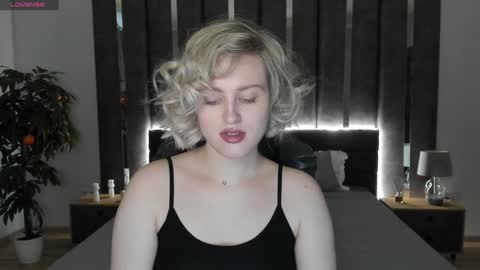 Sarah online show from 12/16/24, 04:02