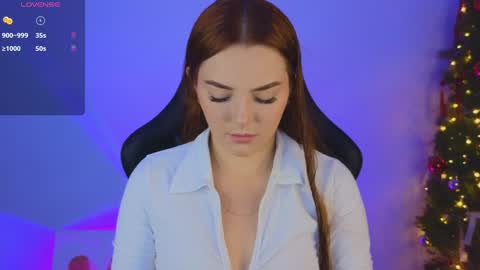 Snapshot of sarah_swtt chatting on 12/29/24, 03:33 - next broadcast 28 nov  7 pm Col online show from 12/29/24, 03:33