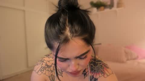   online show from 10/15/25, 05:29