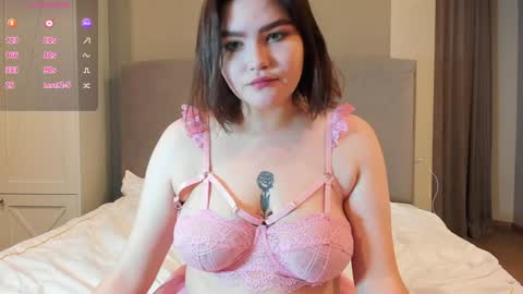 Snapshot of sarah_welsh chatting on 01/12/25, 11:15 sarah welsh online show from 01/12/25, 11:15