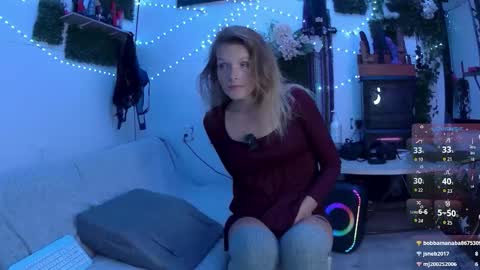 Snapshot of sarahdellisonn chatting on 11/27/25, 08:33 sarahdellisonn online show from 11/27/25, 08:33