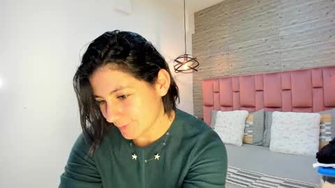 Snapshot of sarahdeyvis chatting on 02/11/25, 01:20 Sarah Deyvis online show from 02/11/25, 01:20