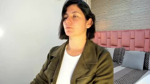 Snapshot of sarahdeyvis chatting on 03/04/25, 02:10 Sarah Deyvis online show from 03/04/25, 02:10