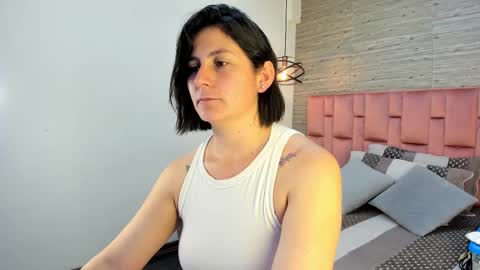 Snapshot of sarahdeyvis chatting on 03/08/25, 05:43 Sarah Deyvis online show from 03/08/25, 05:43