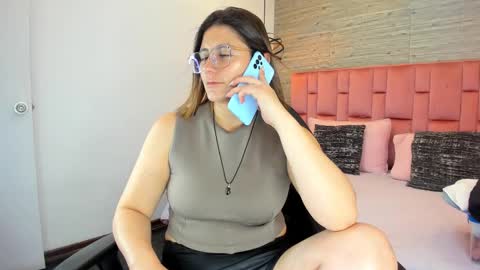 Snapshot of sarahdeyvis chatting on 09/10/25, 06:19 Sarah Deyvis online show from 09/10/25, 06:19