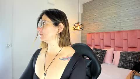 Sarah Deyvis online show from 09/15/25, 02:39