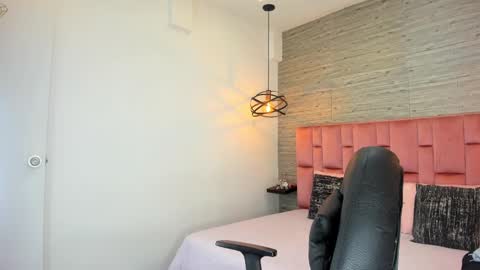 Sarah Deyvis online show from 09/19/25, 03:02