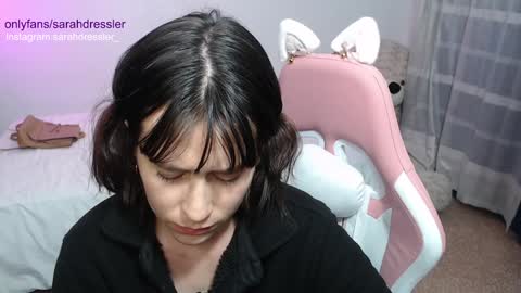 Snapshot of sarahdressler chatting on 01/22/25, 12:38 sarahdressler online show from 01/22/25, 12:38