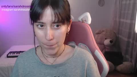 Snapshot of sarahdressler chatting on 02/11/25, 01:10 sarahdressler online show from 02/11/25, 01:10