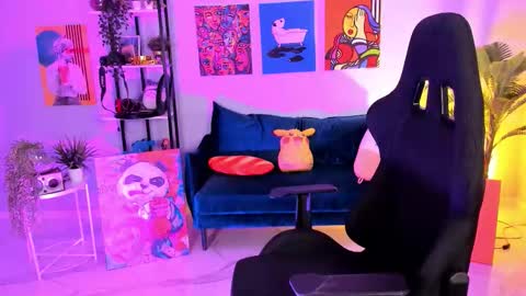 Divine Sarah NONUDE model online show from 10/04/25, 01:09