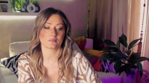 Divine Sarah NONUDE model online show from 05/09/26, 05:45
