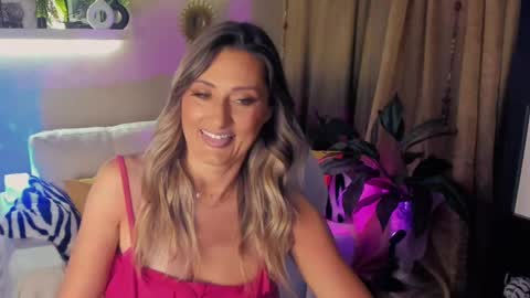 Divine Sarah NONUDE model online show from 05/18/26, 06:36