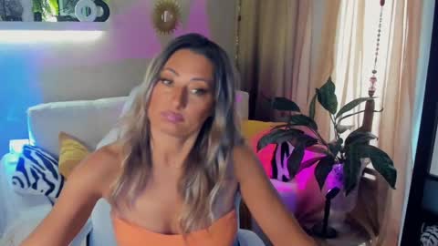 Divine Sarah NONUDE model online show from 05/26/26, 07:48